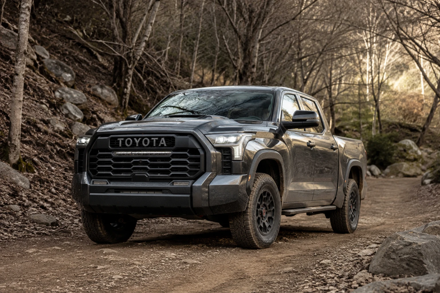 Toyota Tundra 4x4 – jak przygotować pick-up do jazdy terenowej i codziennej eksploatacji