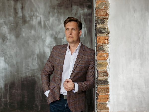 Max Kidruk: nietypowa droga od inżyniera do popularnego pisarza