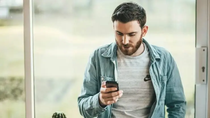 Mobilna rezerwacja wizyt: dlaczego kolejka telefoniczna to relikt, którego pacjenci już nie akceptują